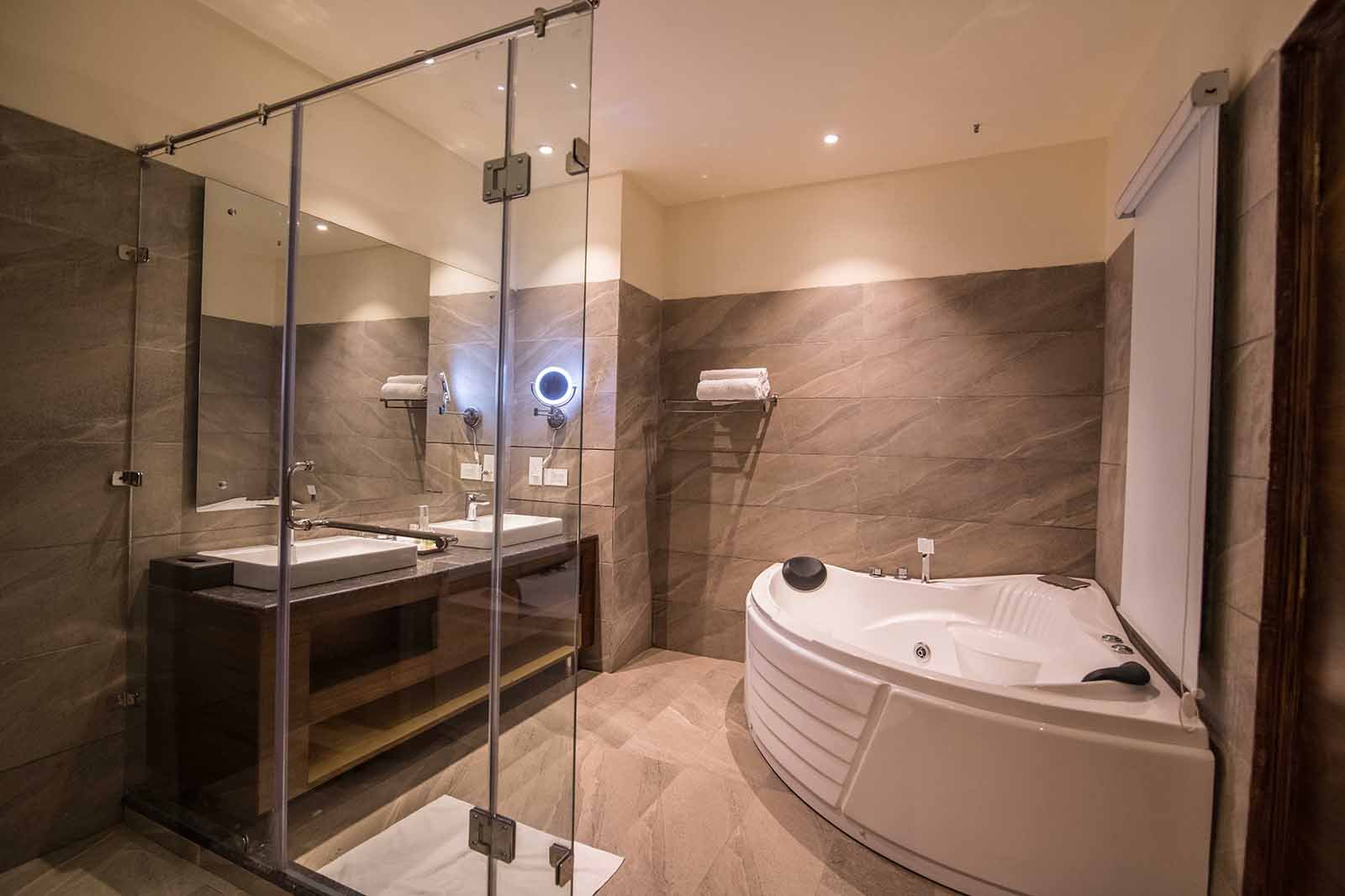 Royal Suite With Jacuzzi-Coral Resort And Spa11
